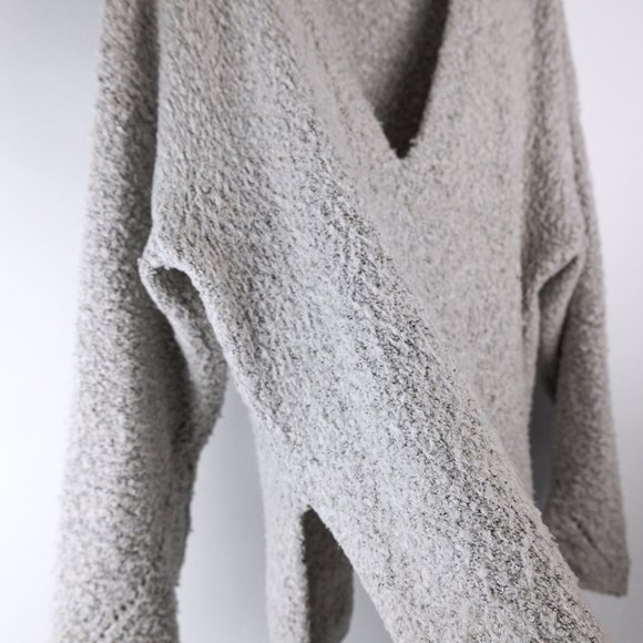 Comfy Knit Urban Outfitters Oversized Sweater - Picture 9 of 11